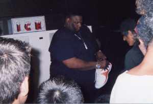 escalade 300 2